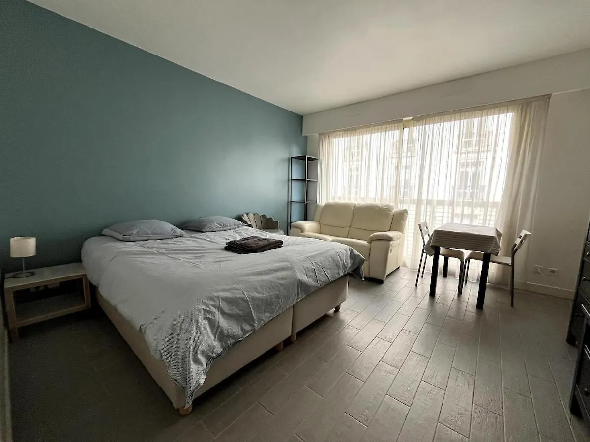 Studio 28 Square Meters, Near Eiffel Tower contacts